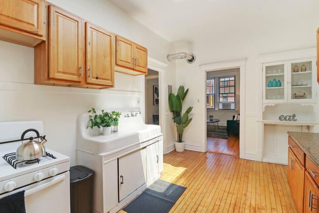 2-bedroom Cozy In Prime Location - Clark 2