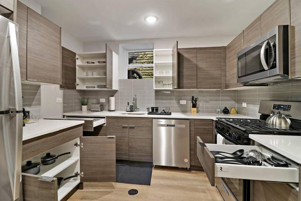 2br Luxurious With In-unit Laundry - Ashland B Apartment