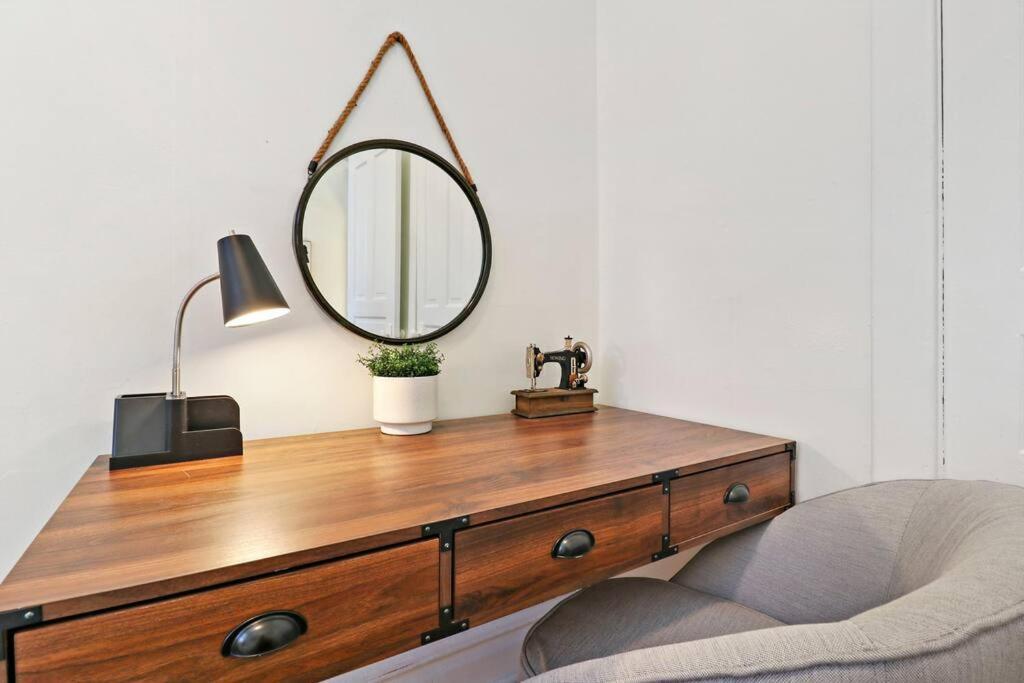 2-bedroom Cozy In Prime Location - Clark 2 Apartment *