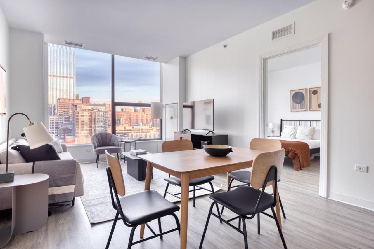 Apartment W Loop 2br W Gym Pool In Heart Of Greektown Chi-561