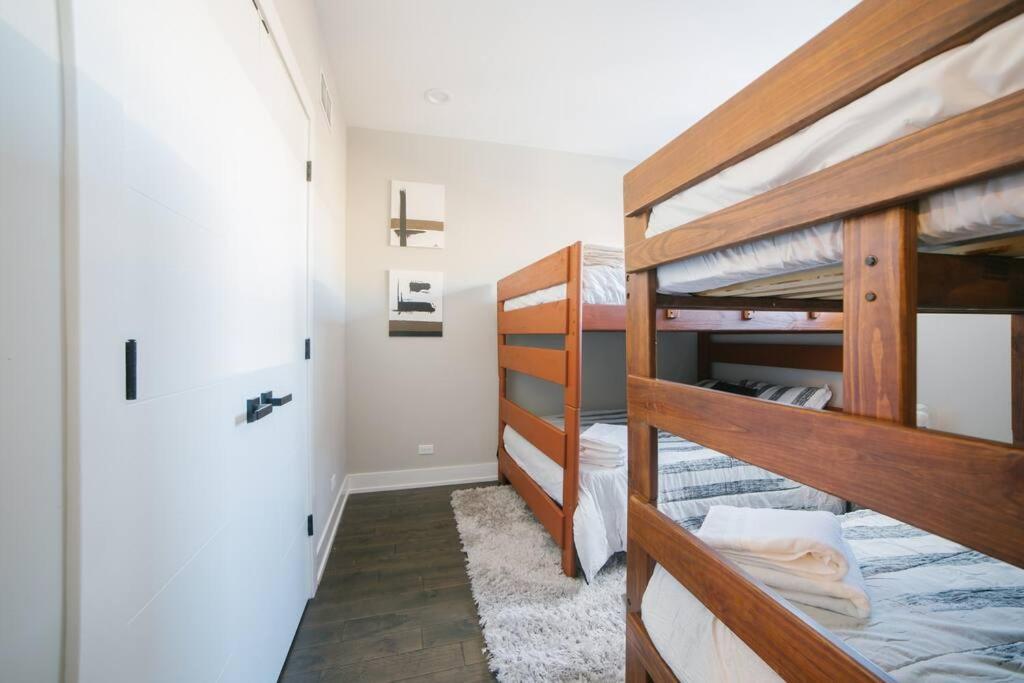 Magnificent New W/8 Beds & Free Parking Holiday home *