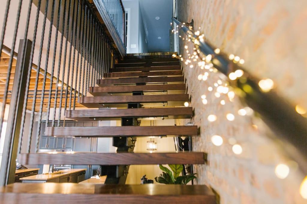 Mid-century Gem Steps From United Center Hébergement de vacances Chicago