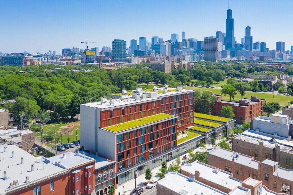 Bella On Taylor Street Chicago's Little Italy 1 Mile West The Loop & Uic Apartment Chicago