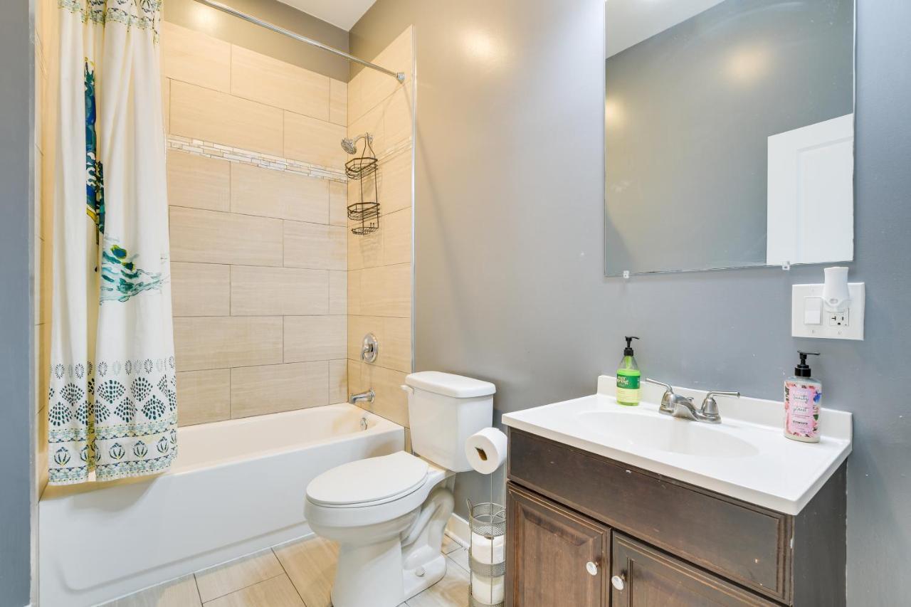 Vacation Apt - 6 Mi To Downtown!