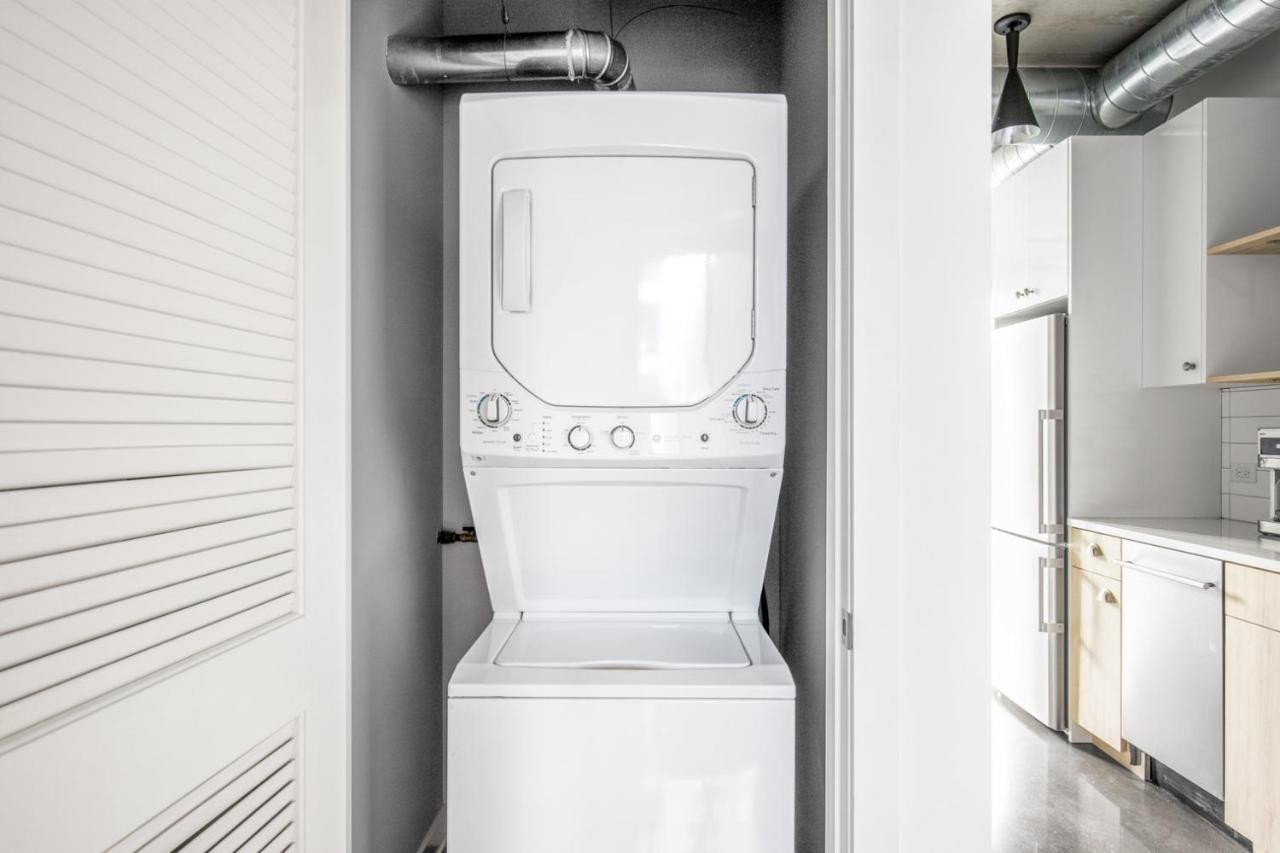 River N 1br W Gym Pool Nr L Stop Chi-363 * Chicago