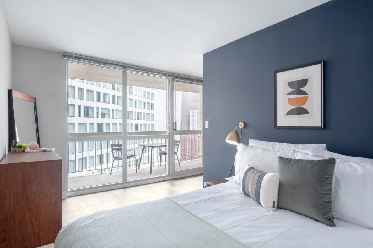 Gold Coast Convertible W Terrace Nr The L Chi-82 Appartement