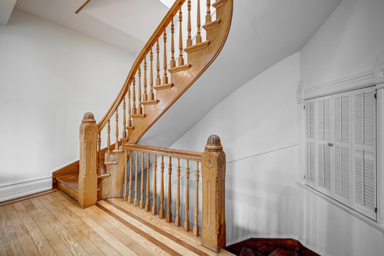 Apartment Free Parking And For All! Amazing 6 Bedroom In The Center Of It All! Apts *