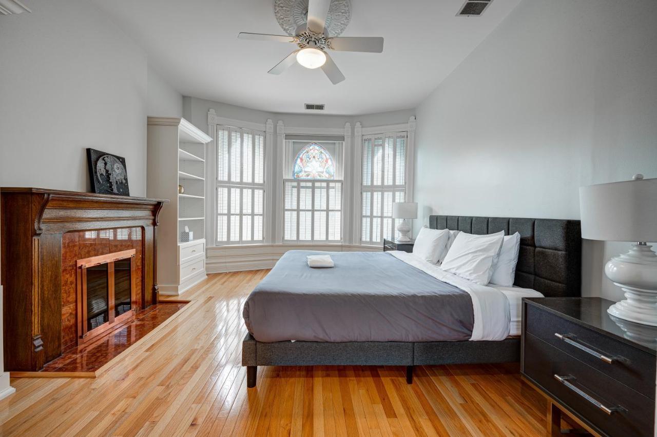 Free Parking And For All! Amazing 6 Bedroom In The Center Of It All! Apts Apartment *