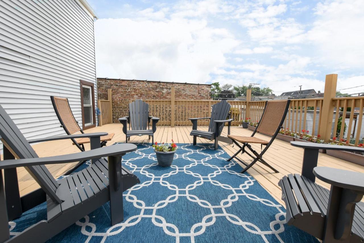 Apartment Contemporary In Irving Park *
