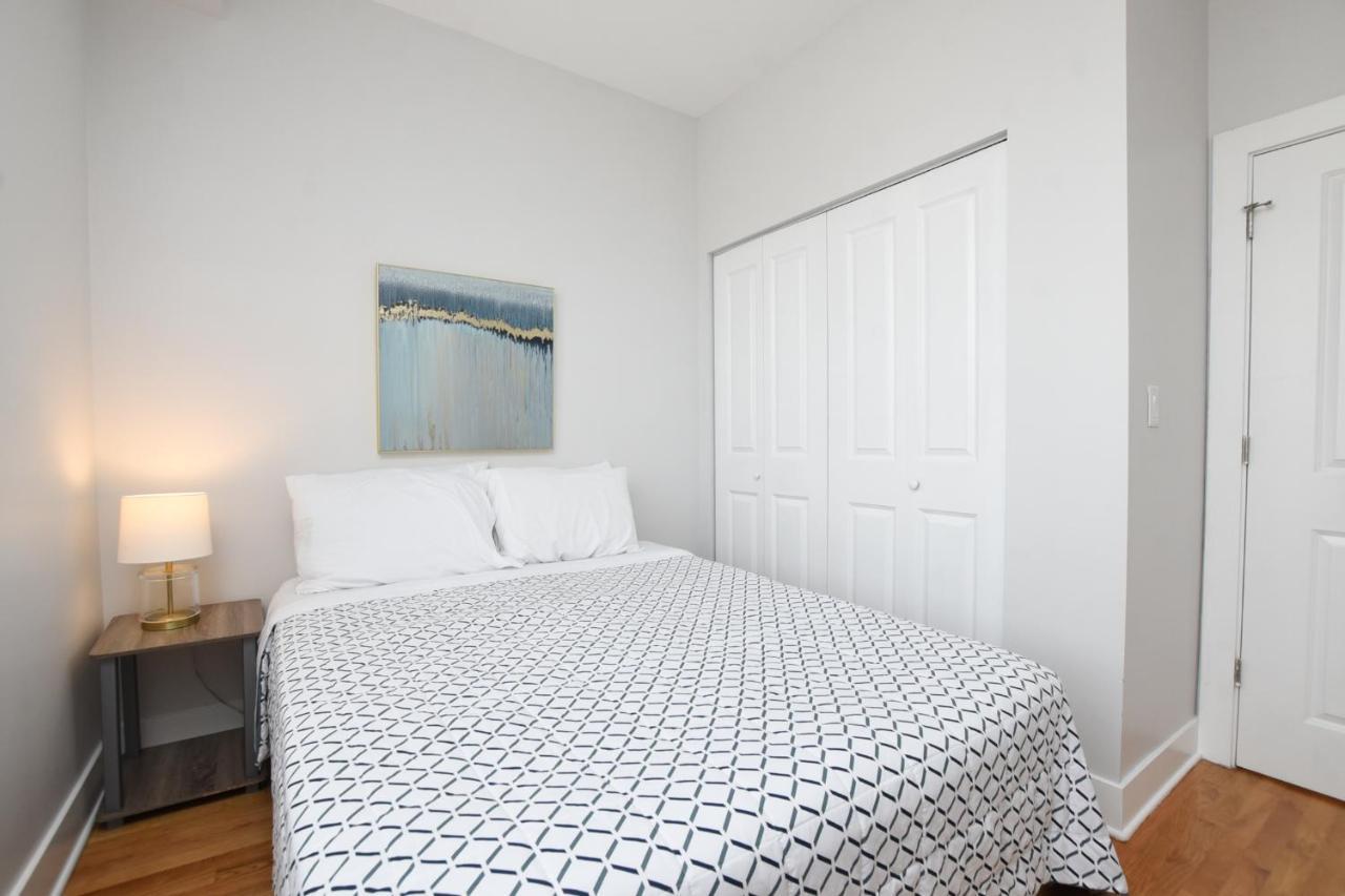 Contemporary In Irving Park *