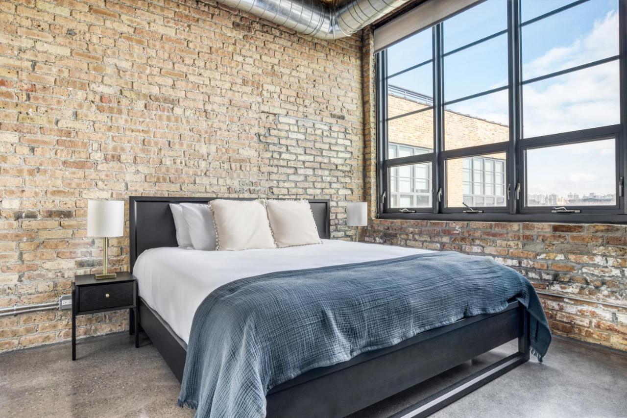 Lincoln Park 2br W Lounge Roof Gym Nr Depaul Chi-568 *