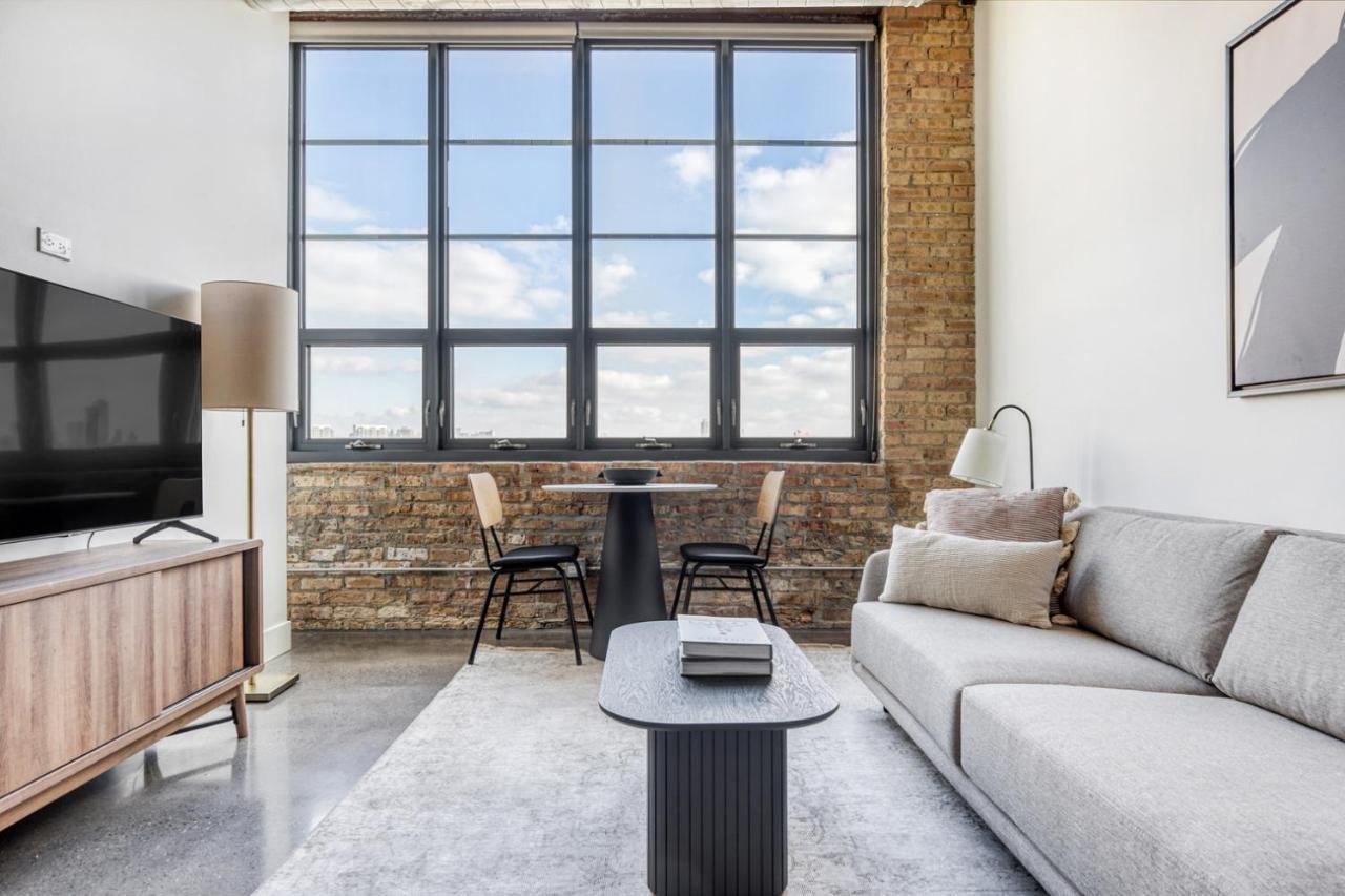Lincoln Park 2br W Lounge Roof Gym Nr Depaul Chi-568 Chicago