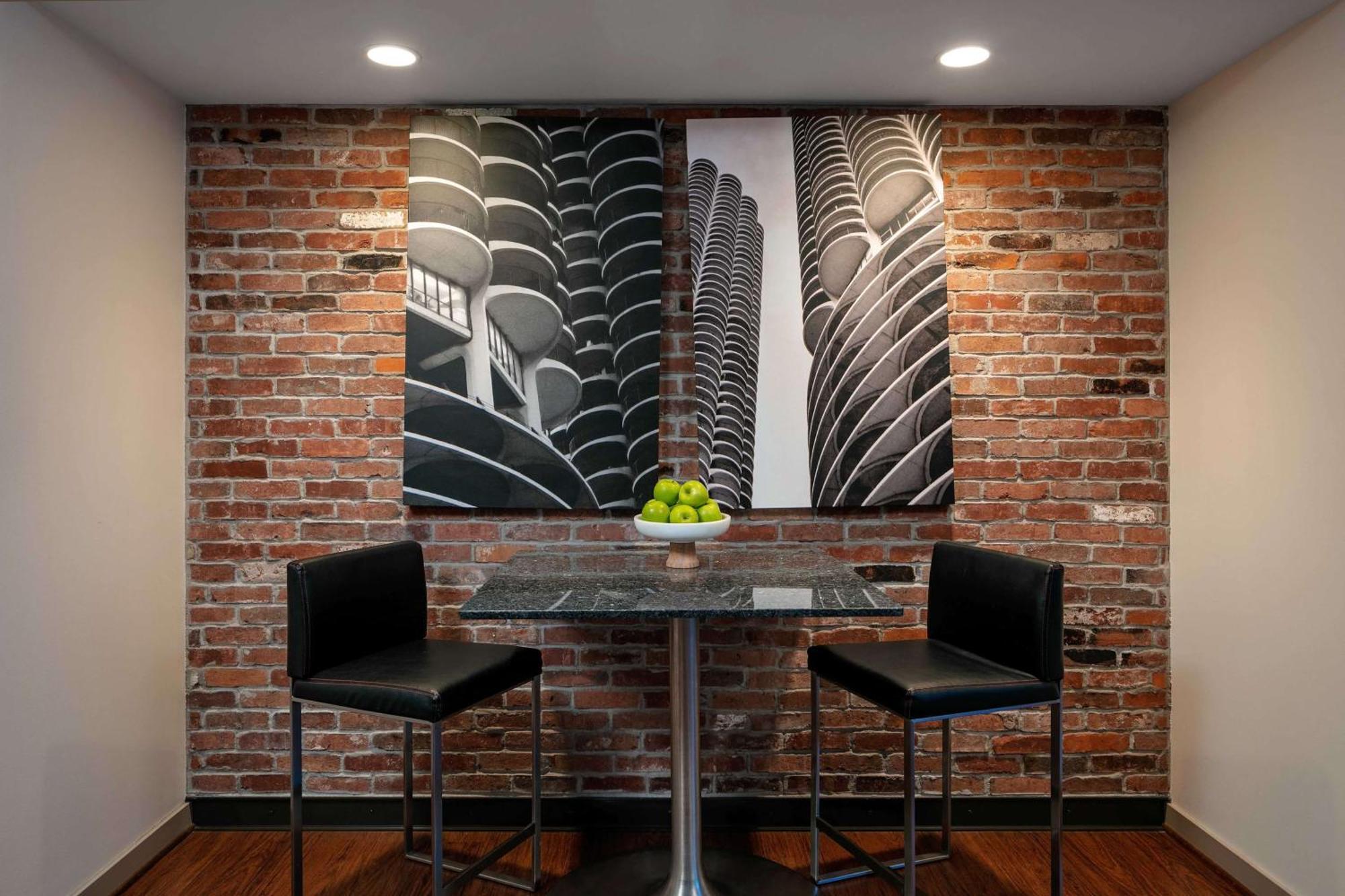 The Royal Sonesta Downtown 4*