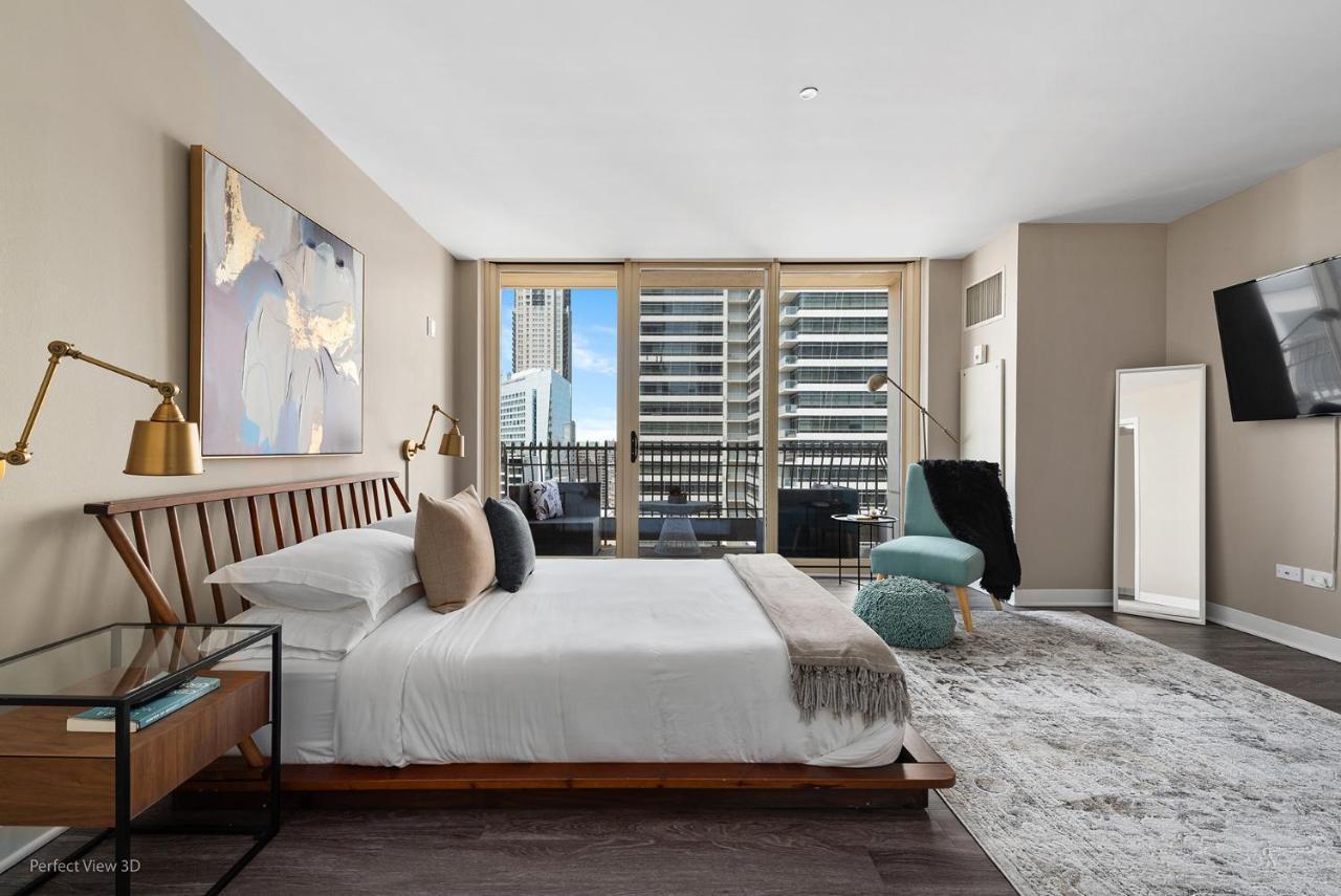 The Bernardin Gold Coast Luxury Near Magnificent Mile Apartment