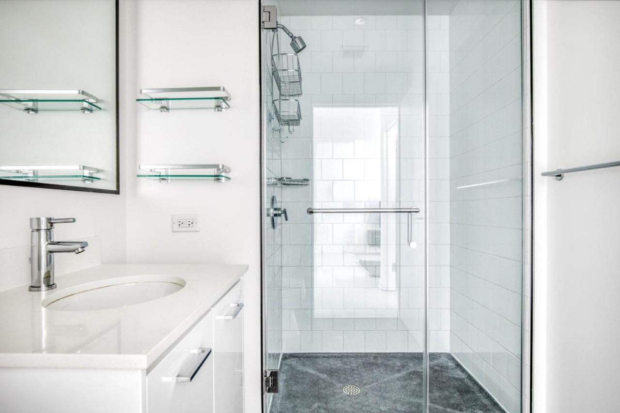 W Loop W Gym Pool Coworking Nr Uic Chi-438 * Chicago