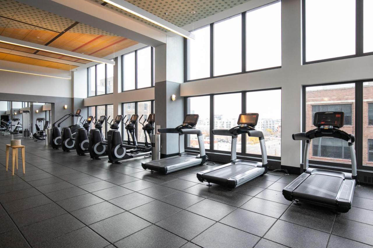 W Loop W Gym Pool Coworking Nr Uic Chi-438 *