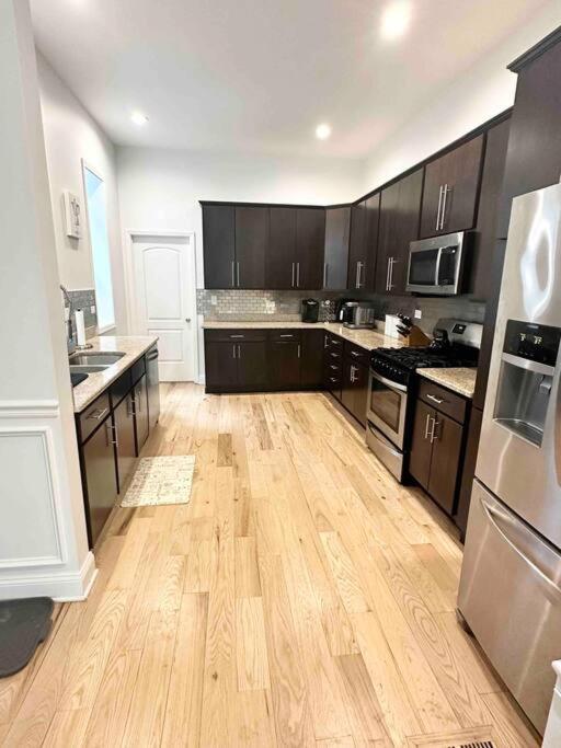 Beautifully Renovated House 10 Mins From Downtown