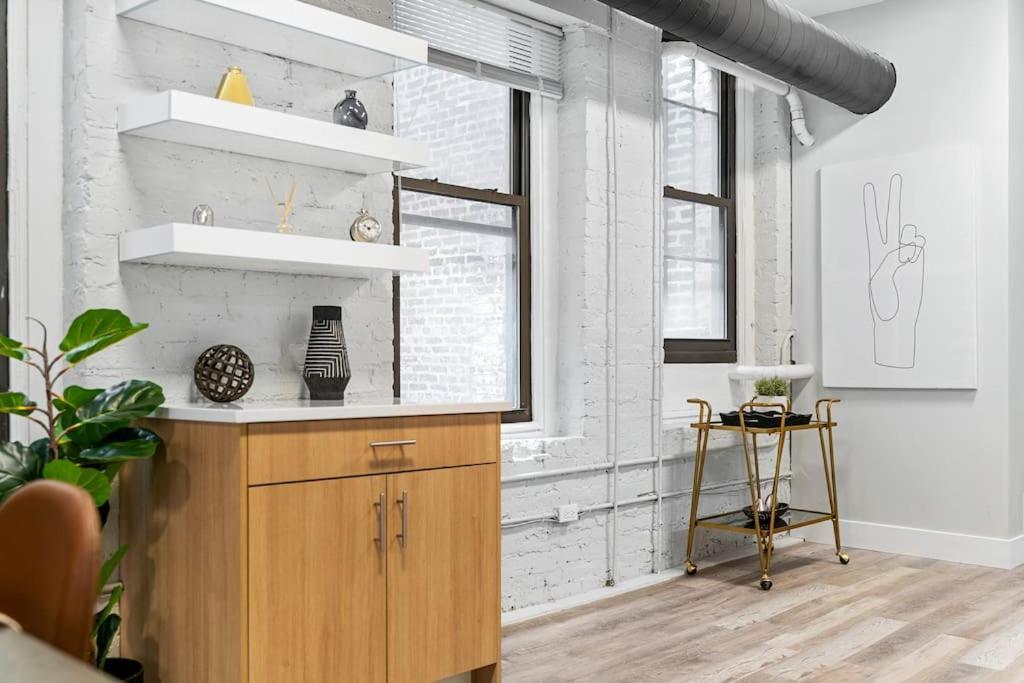 Apartment Prime & Convenient 2br In River North - Hubbard 2 *