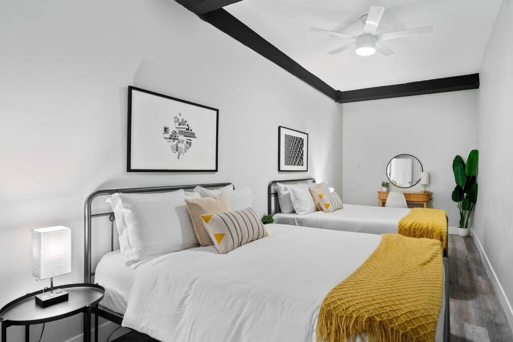 Prime & Convenient 2br In River North - Hubbard 2