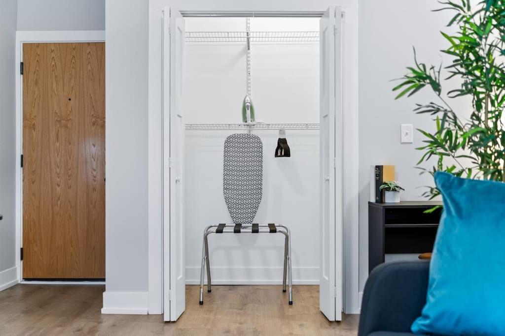 1-bedroom Bright & Cozy With In-unit Laundry - Brompton 58-60 Rep Chicago