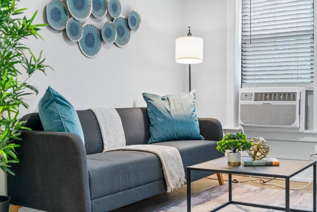 Apartment 1-bedroom Bright & Cozy With In-unit Laundry - Brompton 58-60 Rep Chicago