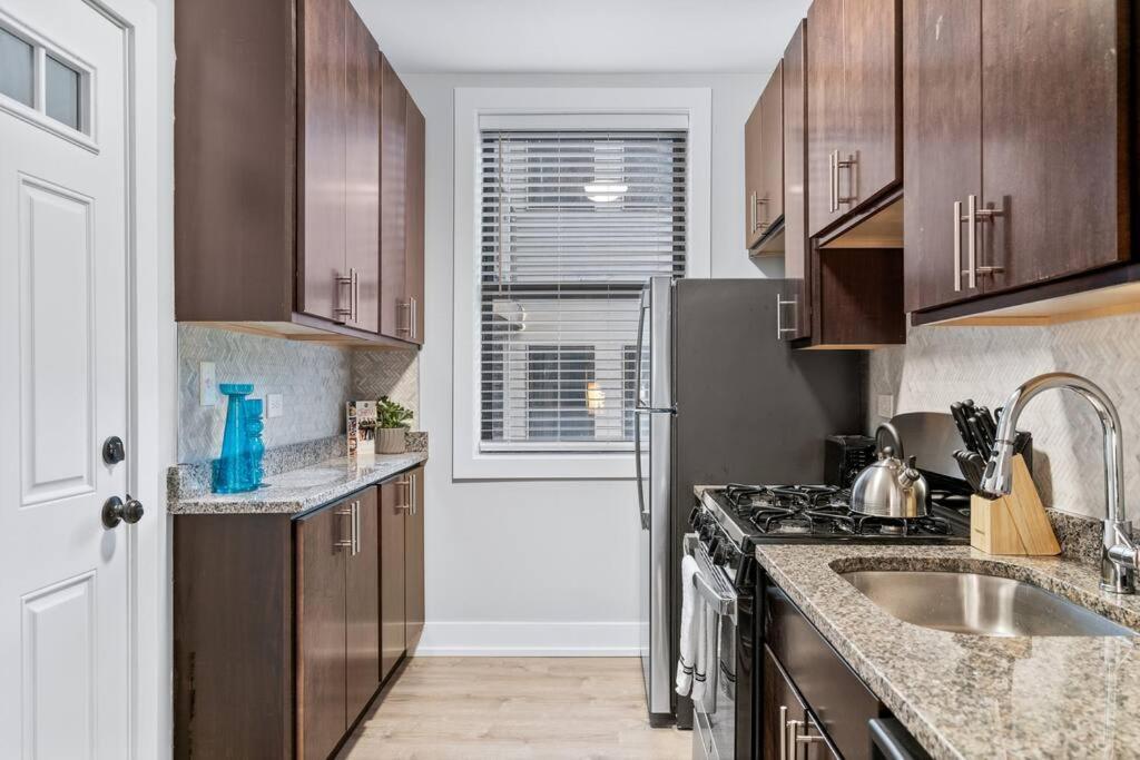Apartment 1-bedroom Bright & Cozy With In-unit Laundry - Brompton 58-60 Rep