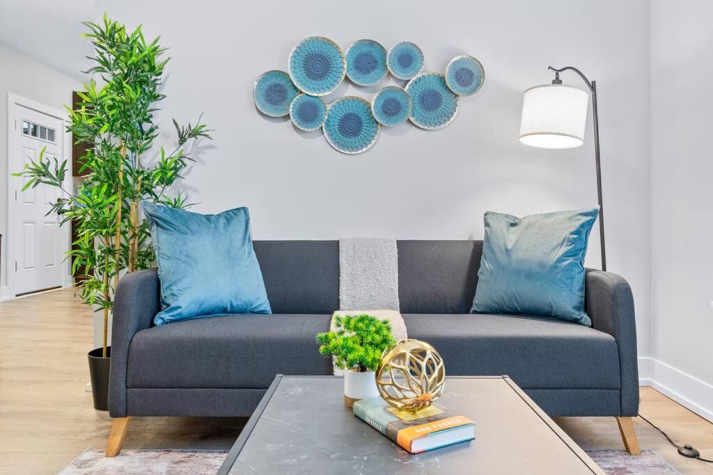 1-bedroom Bright & Cozy With In-unit Laundry - Brompton 58-60 Rep *