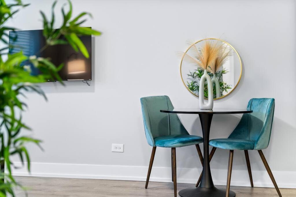 1-bedroom Bright & Cozy With In-unit Laundry - Brompton 58-60 Rep Apartment *