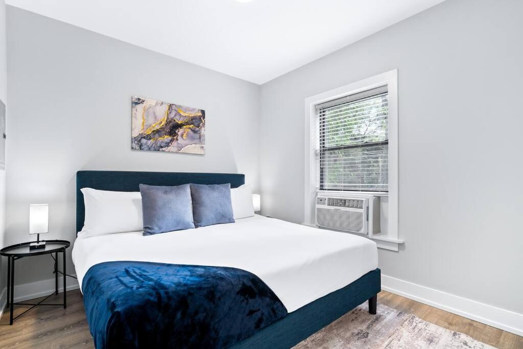1-bedroom Bright & Cozy With In-unit Laundry - Brompton 58-60 Rep