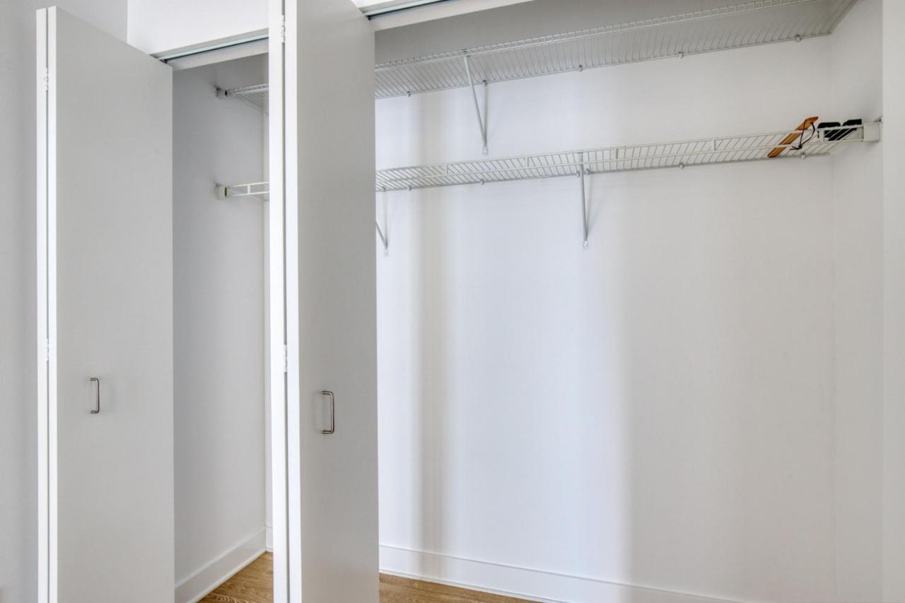 Loop 2br W Gym Playroom Pool Close To L Chi-960 Chicago