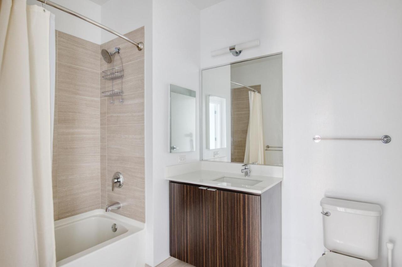 Apartment Loop 2br W Gym Playroom Pool Close To L Chi-960 Chicago