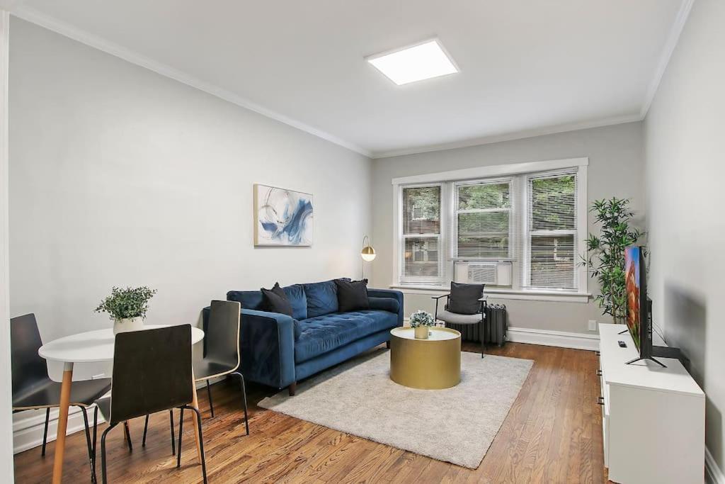 Chic & Fully Furnished 2br - Roscoe 1 Chicago