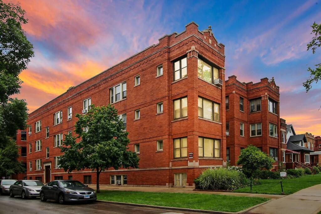 Apartment Chic & Fully Furnished 2br - Roscoe 1 *