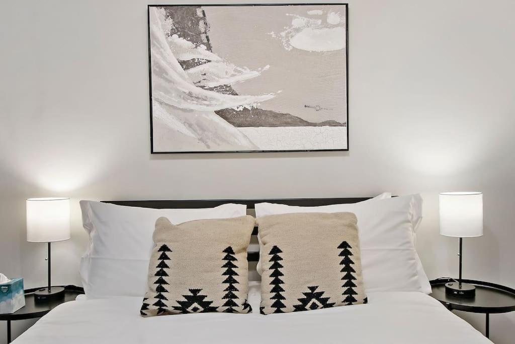 Apartment Modern & Furnished 2br With In-unit Laundry - Sunnyside 2e Chicago