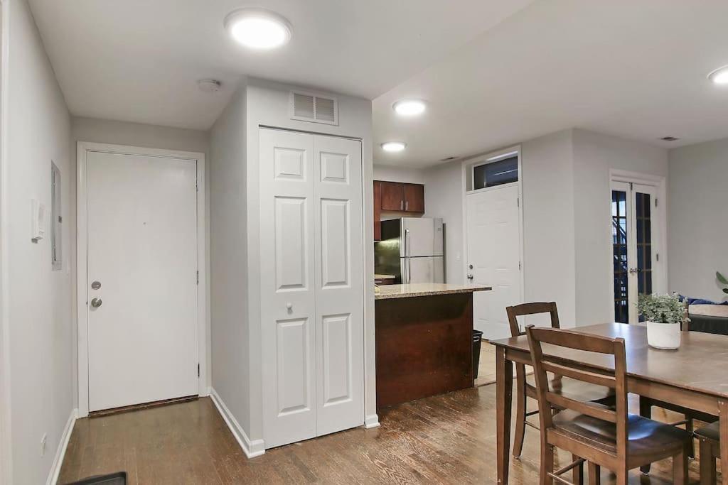 Apartment Modern & Furnished 2br With In-unit Laundry - Sunnyside 2e *