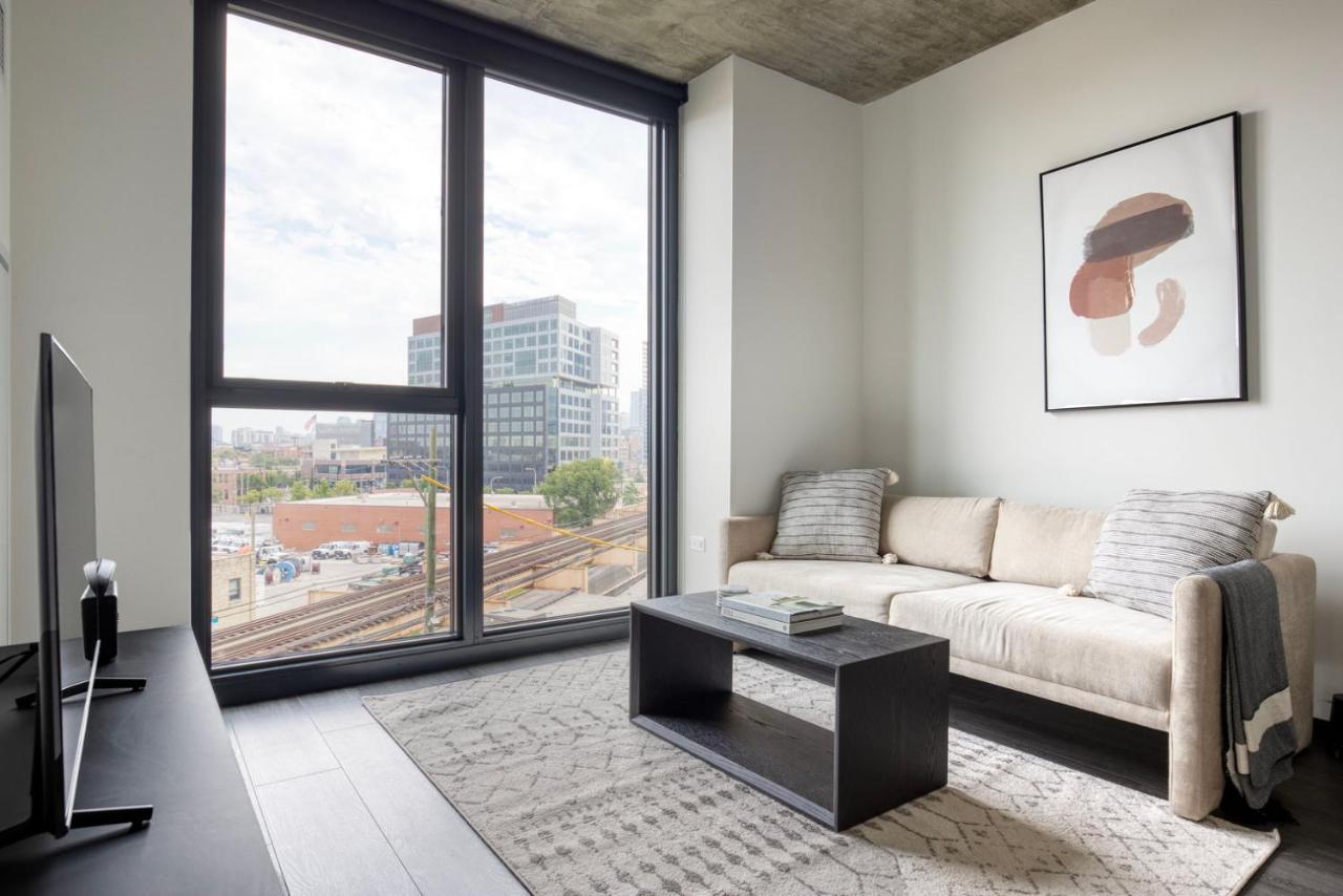 West Loop 1br W Pool Grills Nr Fulton Market Chi-964 Apartment