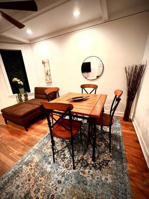 Modern Vintage 2br Walkable To Dining & Lakefront Appartement *