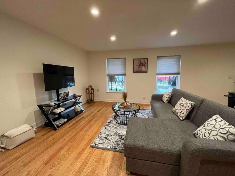 Apartment Vibrant W/ Comforting Vibes *