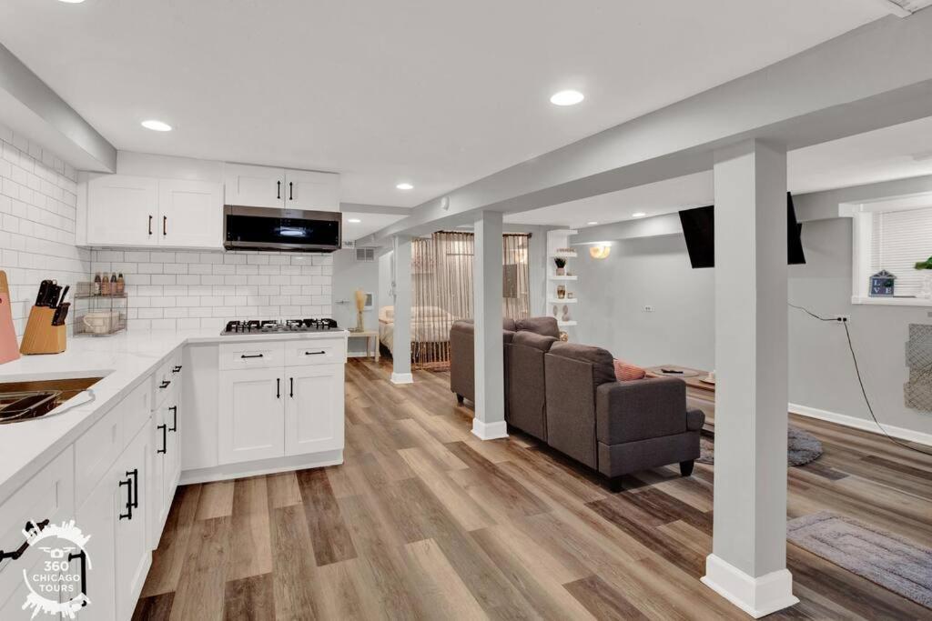 Logan Square Monthly Apartment *