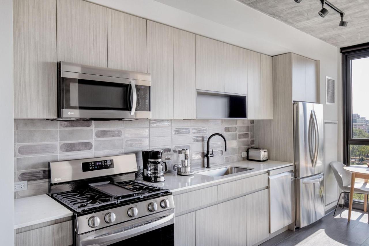 West Loop Jr 1br W Rooftop Dog Run Nr I-90 Chi-967 * Chicago