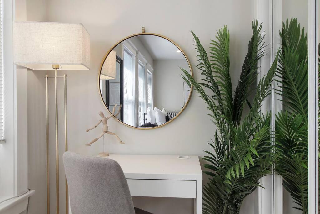 Apartment Comfy And Serene In - Pensacola 2w