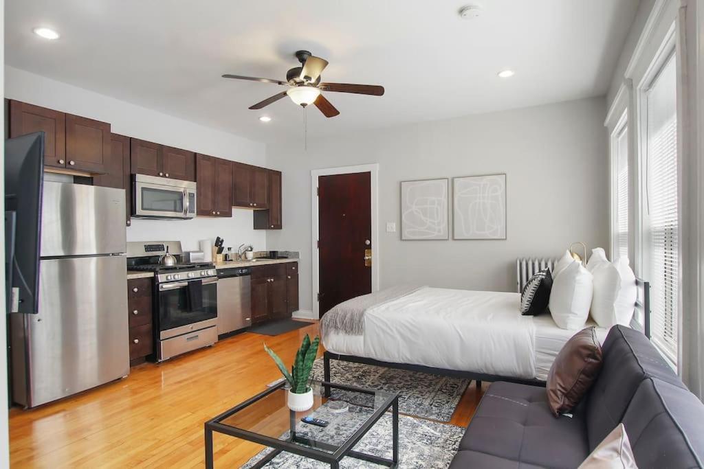 Comfy And Serene In - Pensacola 2w Apartment