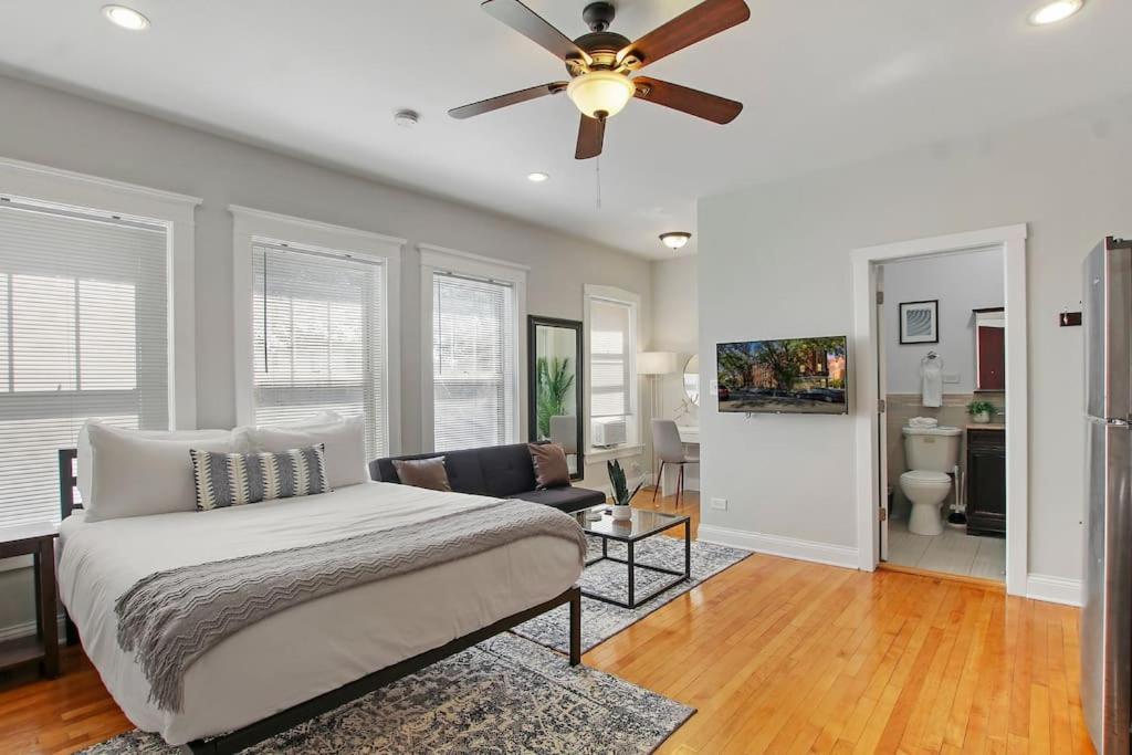 Comfy And Serene In - Pensacola 2w Apartment