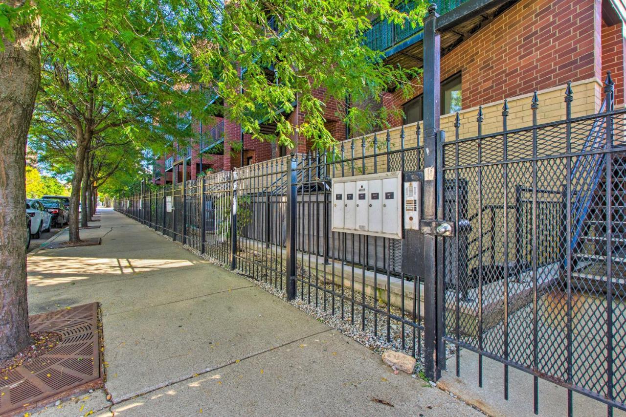 Near Beaches, Parks And Downtown!