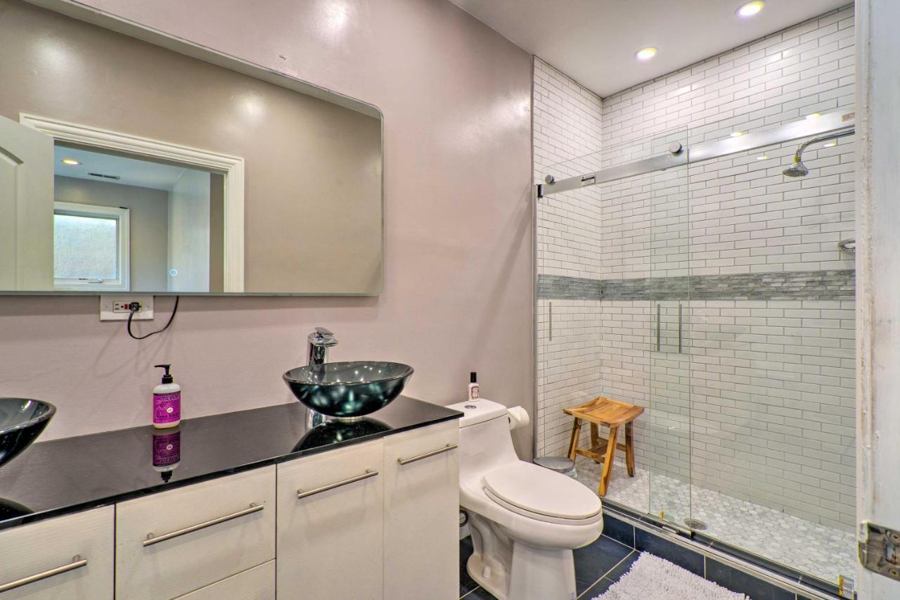 Near Beaches, Parks And Downtown! Apartment
