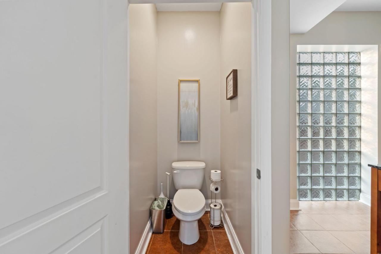 Spacious Luxury Retreat 8 Bed Oasis With 6 Baths Casa de Férias Chicago