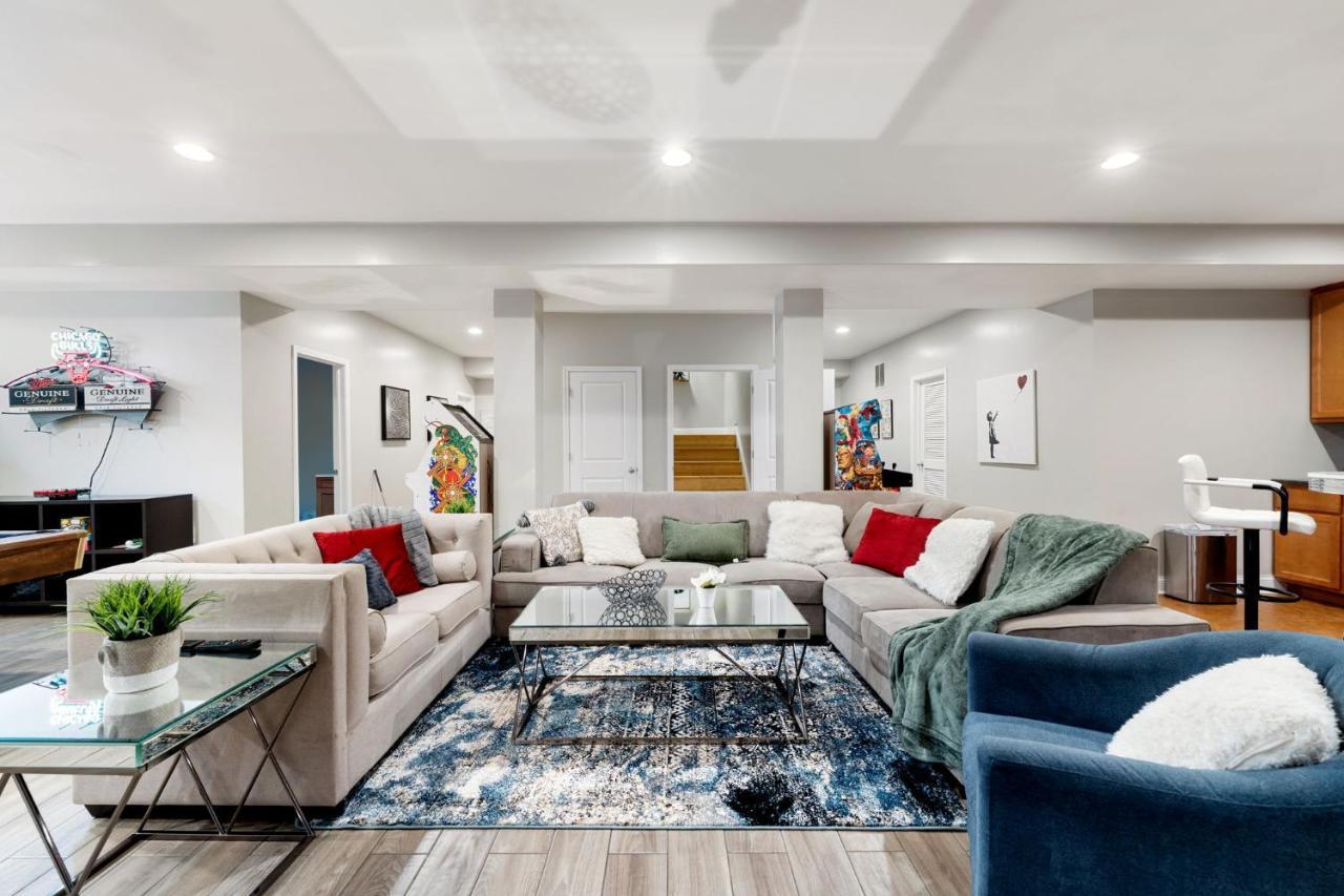 Spacious Luxury Retreat 8 Bed Oasis With 6 Baths Casa de Férias Chicago