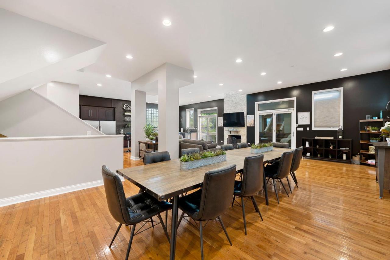 Casa de Férias Spacious Luxury Retreat 8 Bed Oasis With 6 Baths Chicago