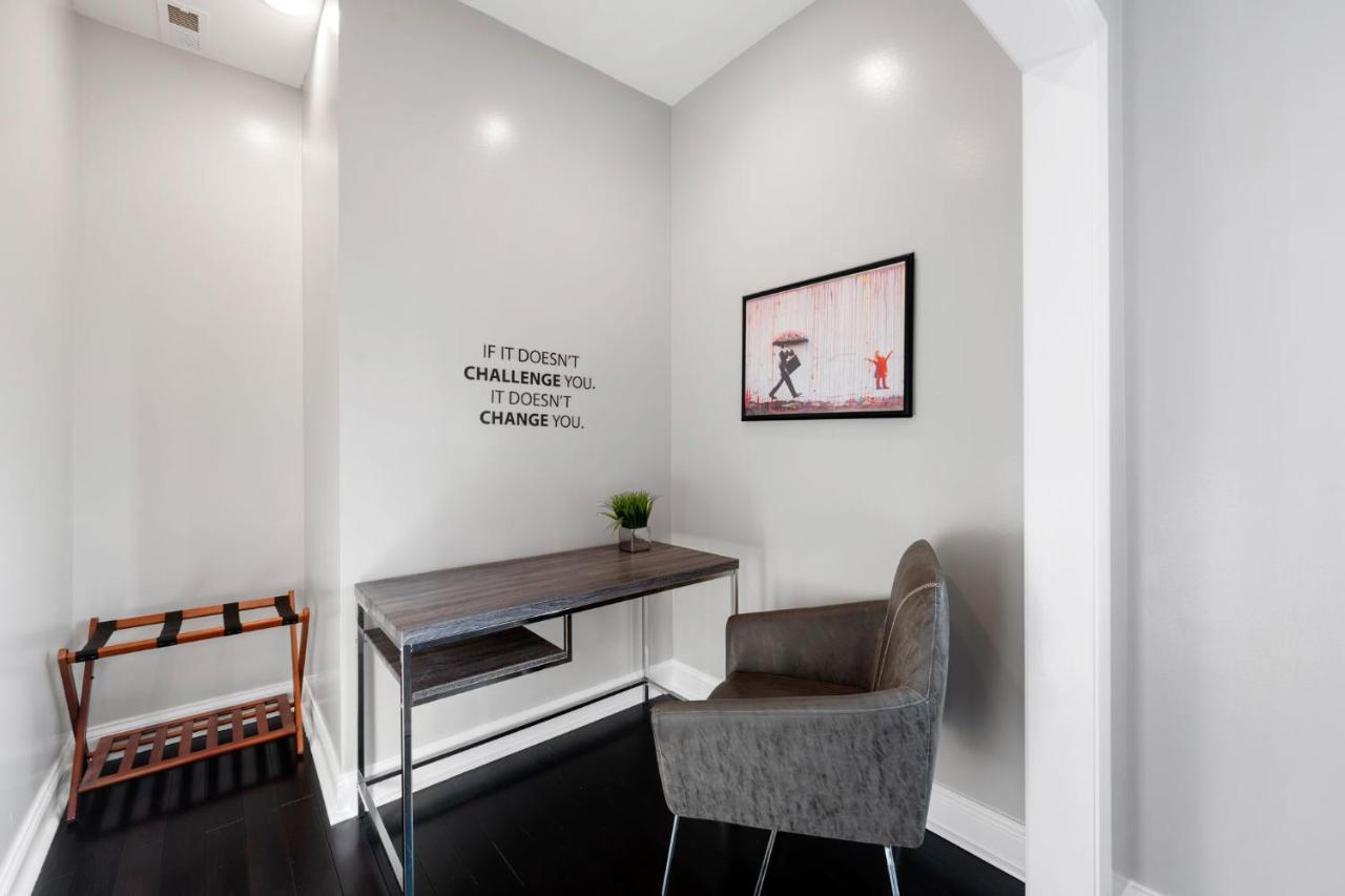 Spacious Luxury Retreat 8 Bed Oasis With 6 Baths * Chicago