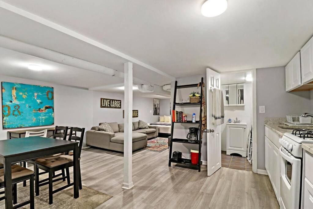 Cozy North Side Oasis * Chicago